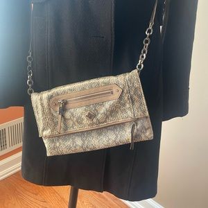 Crossbody purse